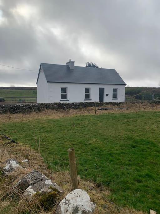 Kilmoon Cottage, Entire Home In ลิสดูนวาร์นา ภายนอก รูปภาพ